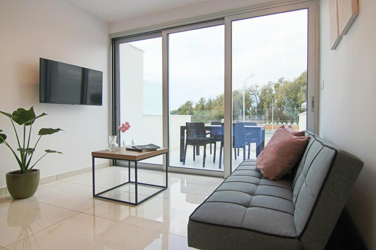 Апартаменты Phaedrus Living - Seaside Luxury Flat Harbour 104 Пафос Экстерьер фото