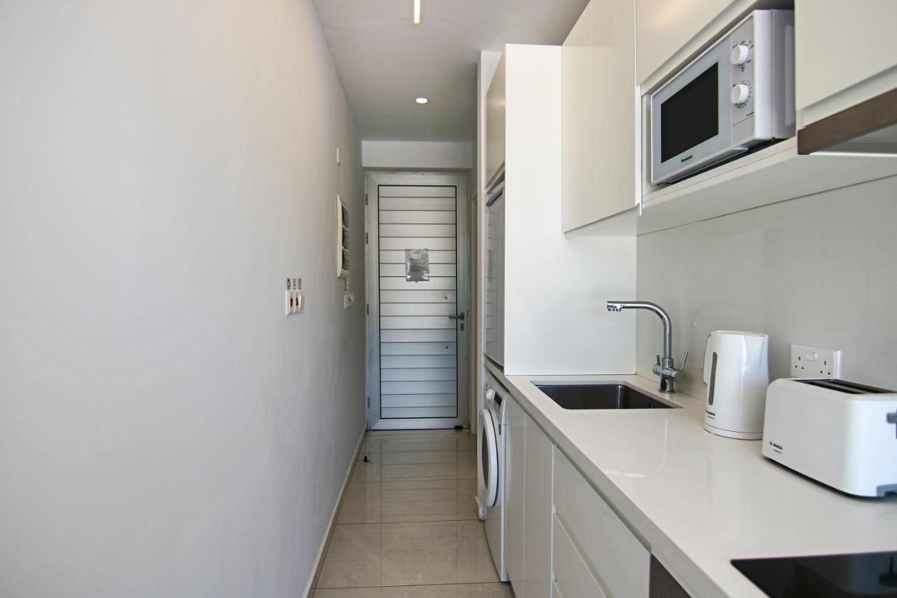 Апартаменты Phaedrus Living - Seaside Luxury Flat Harbour 104 Пафос Экстерьер фото